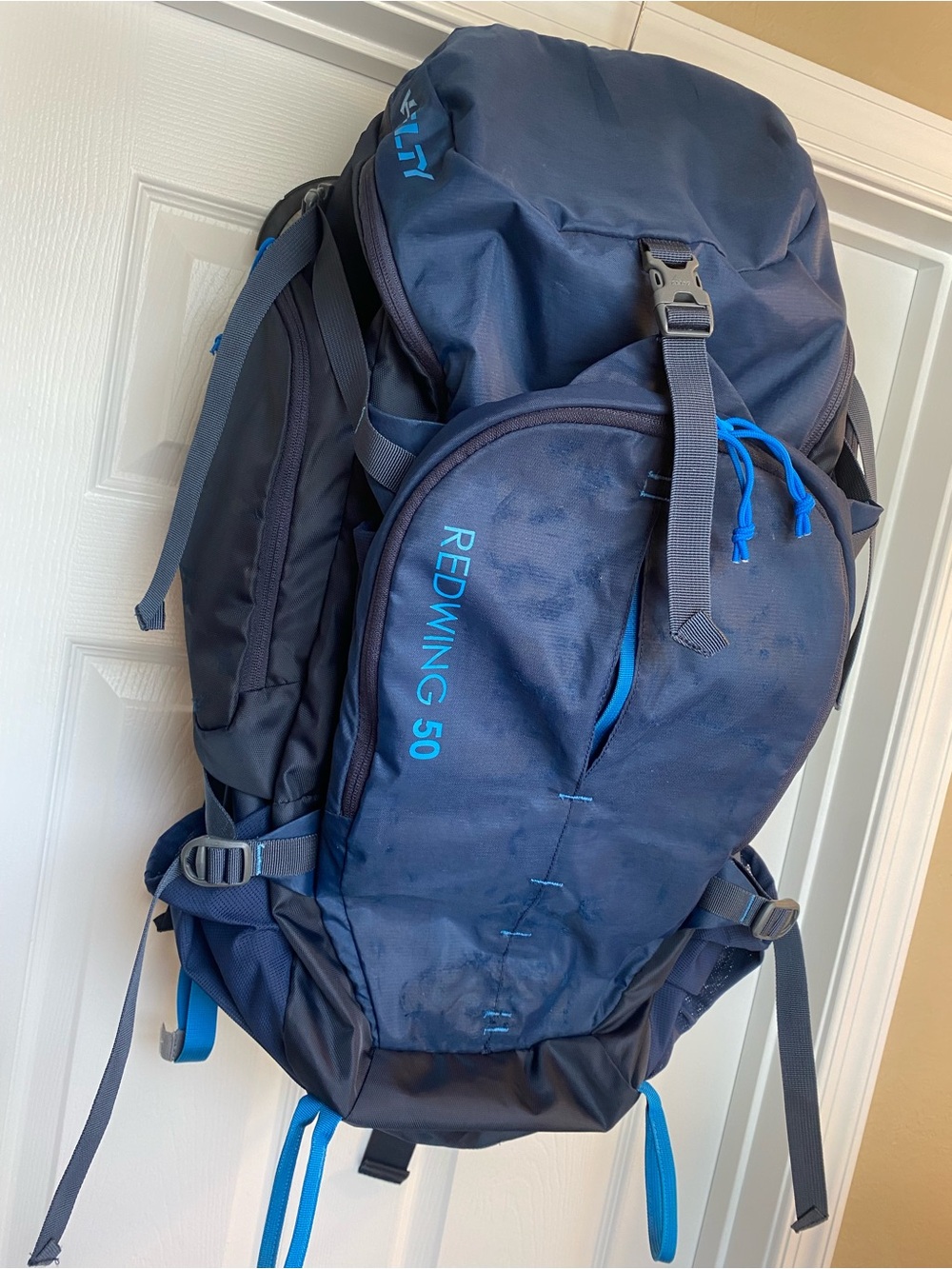 Kelty redwing 50L blue hiking backpack